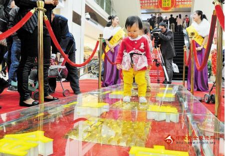 夢金園黃金吊墜圖片(夢金園黃金吊墜圖片寓意)